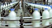 La industria láctea paraliza sus fábricas a partir de este jueves por la huelga de transportes