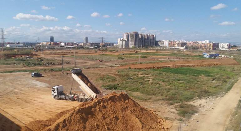 Obras de AQ Acentor junto a La Fe