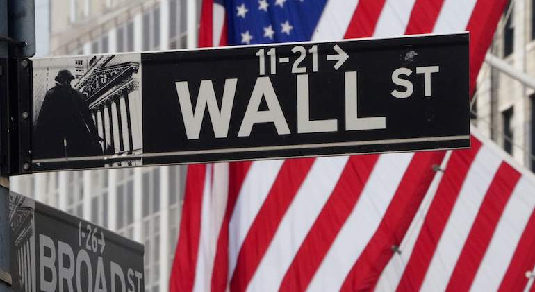 wall-street-770-rts.JPG
