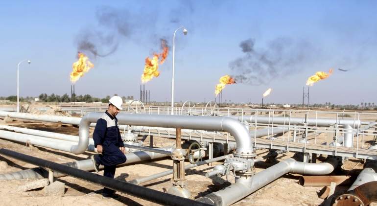 trabajador-iran-petroleo-reuters.jpg