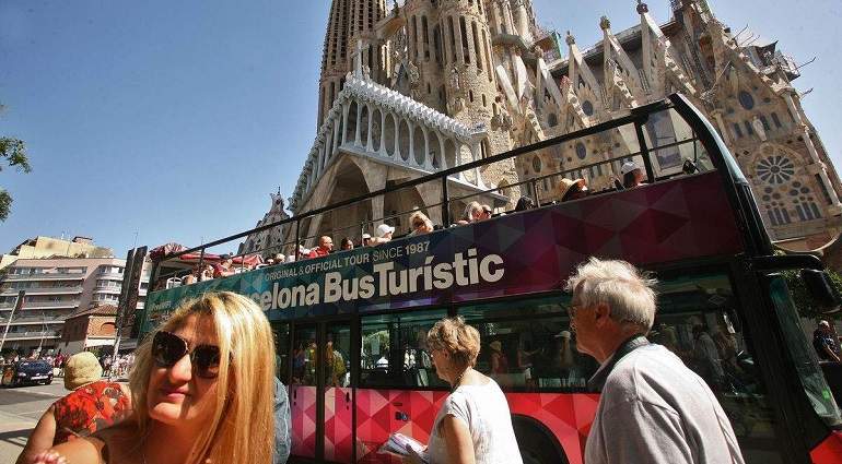 TuristasBcnLM770.jpg