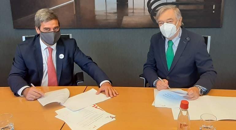 Firma-acuerdo-Siderex-BEC-770.jpg