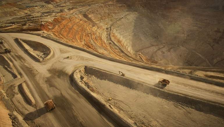 Glencore-Antapaccay-copper-pit-Peru.jpg