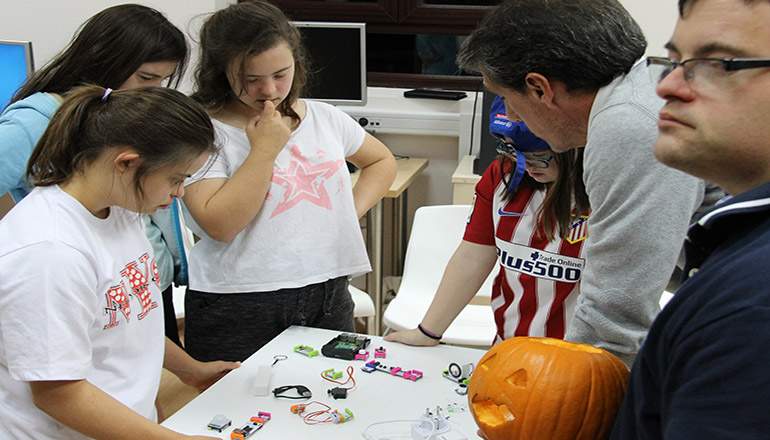 Alumnos-TIC-preparan-el-proyecto.jpg