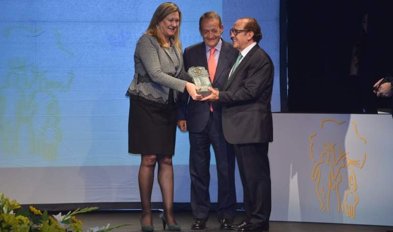 Foto XV Premio Famiilia Empresaria (3).JPG