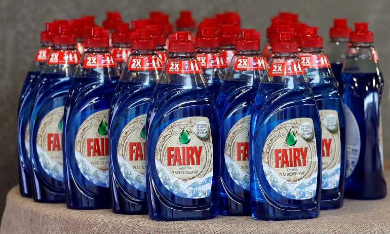 Botella de Fairy elaborado con plsticos reciclados de los ocanos
