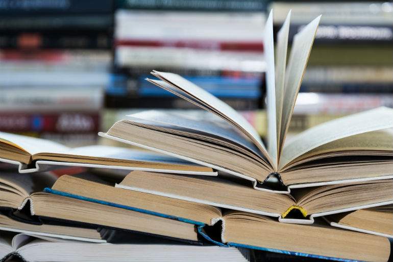 libros-de-texto-defini.jpg