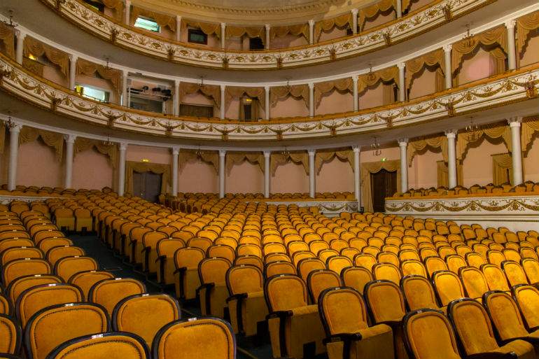 teatro-defini.jpg