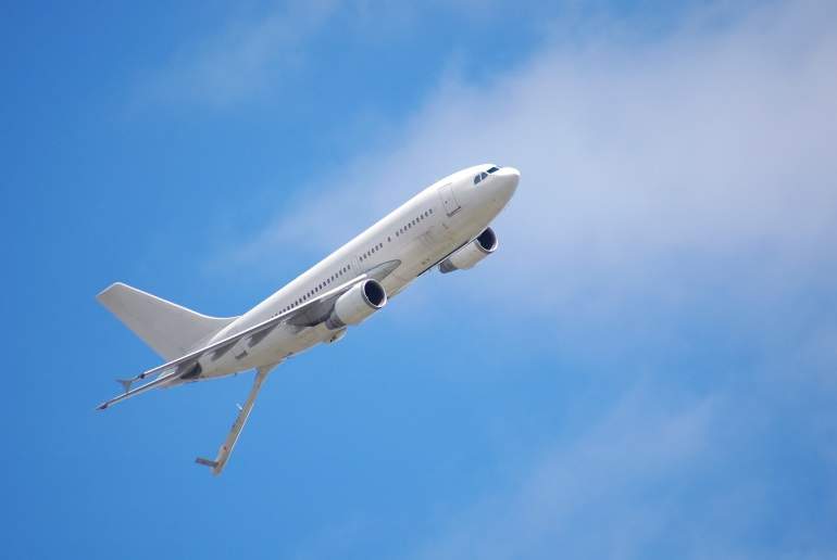 avion-despegando-dreamstime.jpg