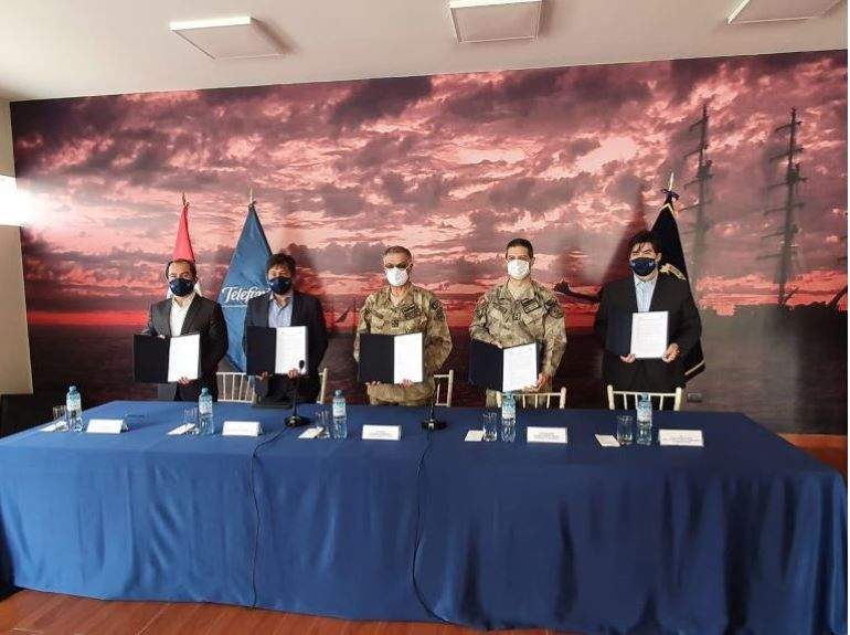 Convenio-de-cooperacion-Telefonica-y-La-Marina.JPG