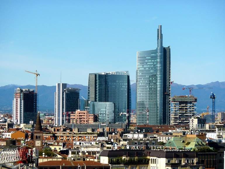 unicredit-zona-financiera-milan.jpg