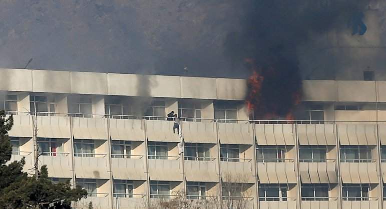 kabul-ataque-hotel-reuters.jpg
