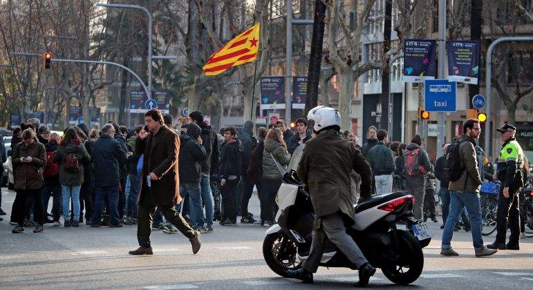 cataluna-huelga-corte-calle-efe.jpg
