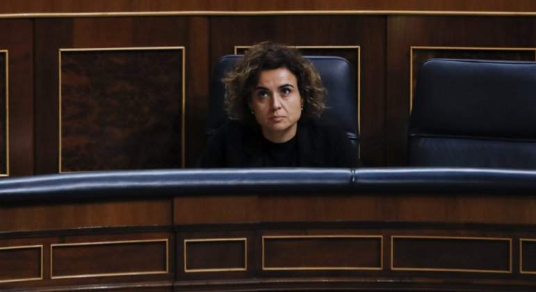 montserrat-ministra-bancada-efe.jpg
