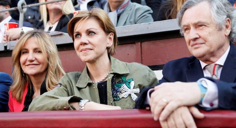 cospedal-toros-marido-sanisidro-efe.jpg