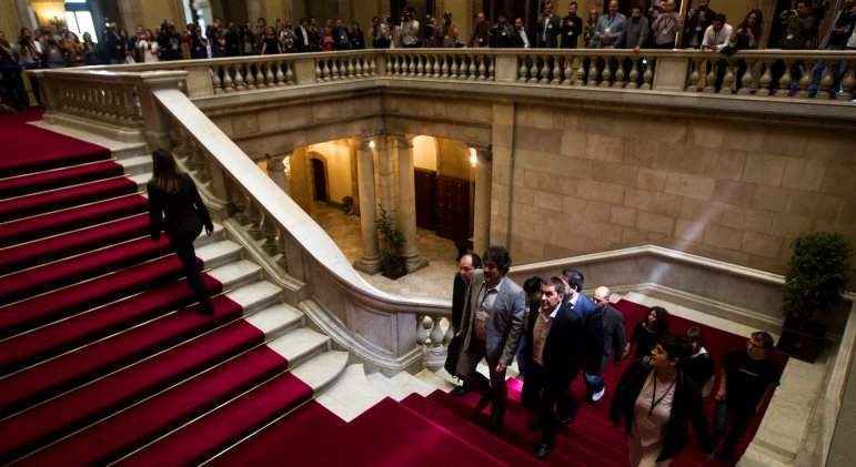 otegi-parlament-escaleras-efe.jpg