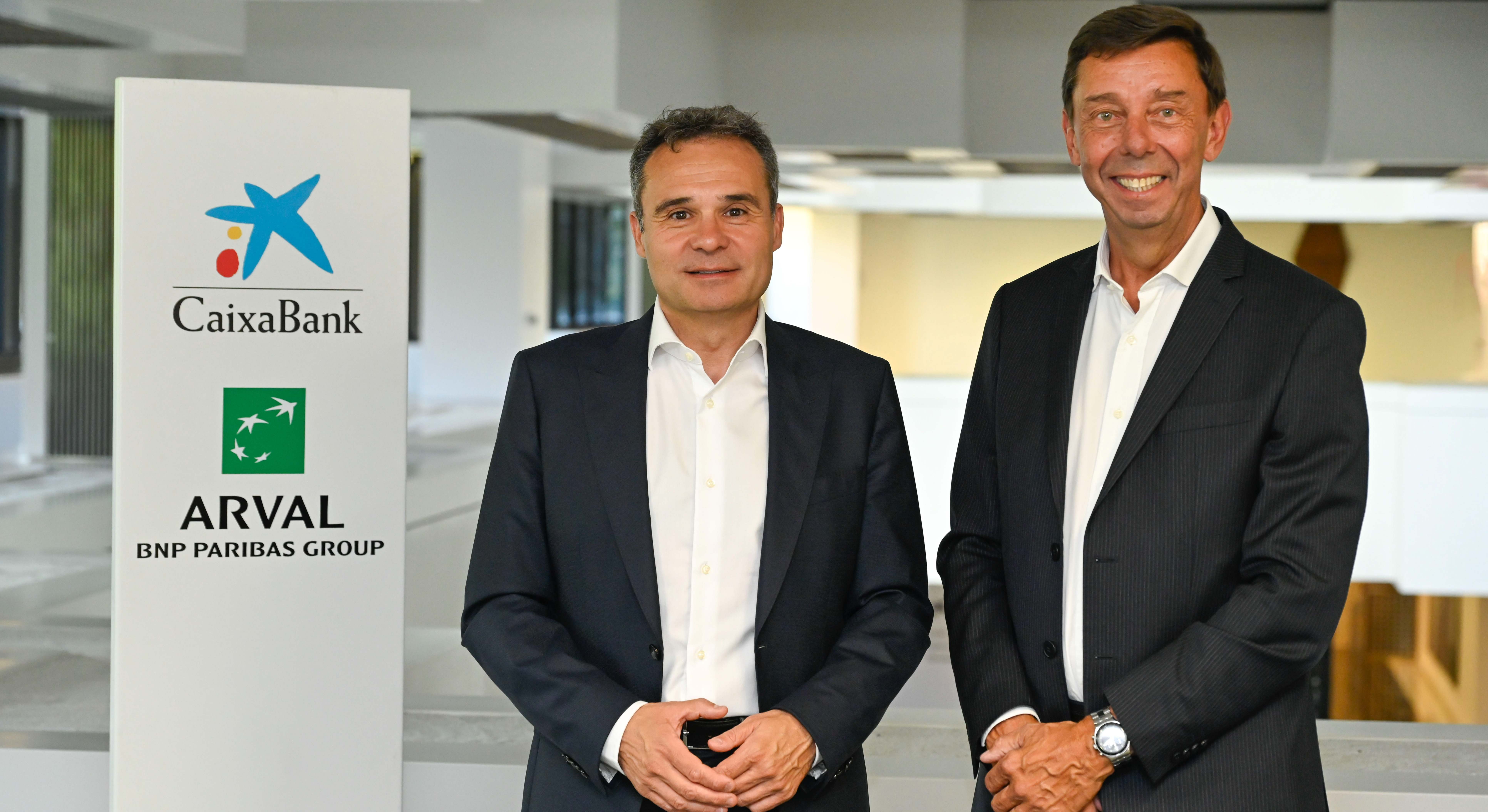 Jordi Nicolau, director de Payments & Consumer de CaixaBank, y Alain van Groenendael, CEO de Arval