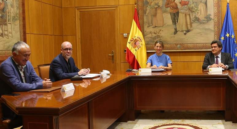 sindicatos-escriva.jpg
