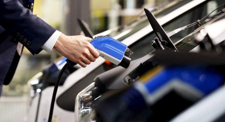 coche_electricos_recarga_bateria_reuters.jpg