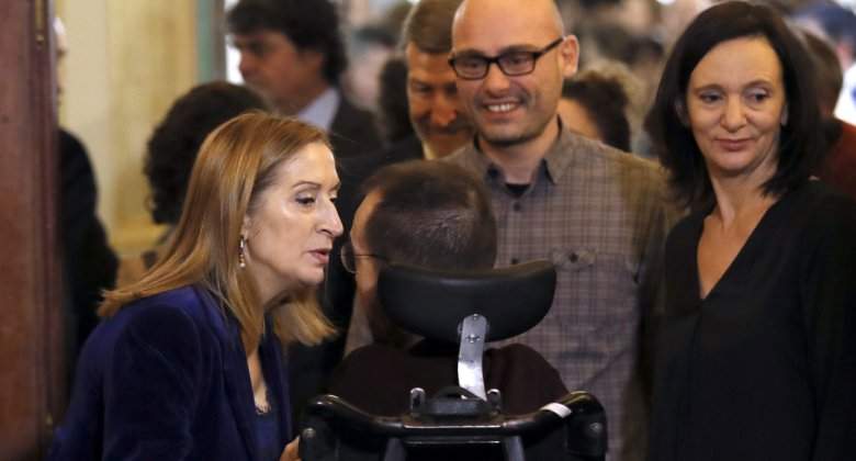anapastorbeso-echenique-efe.jpg