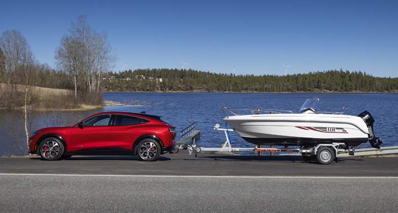 FORD-Mustang-MACH-E-Apertura.jpg