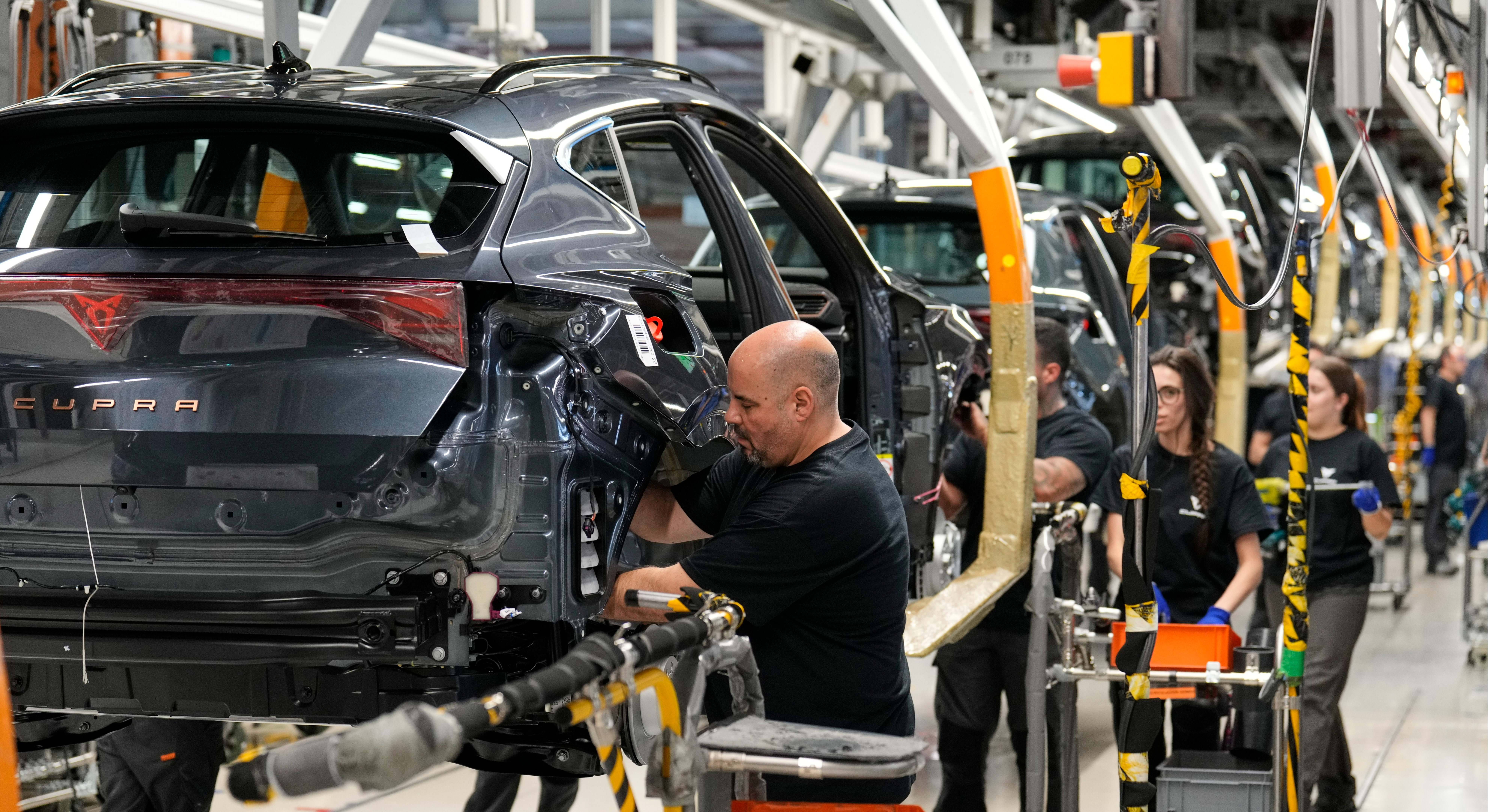 Línea de montaje de Cupra en la fábrica de Seat en Martorell | EFE/Alejandro García.