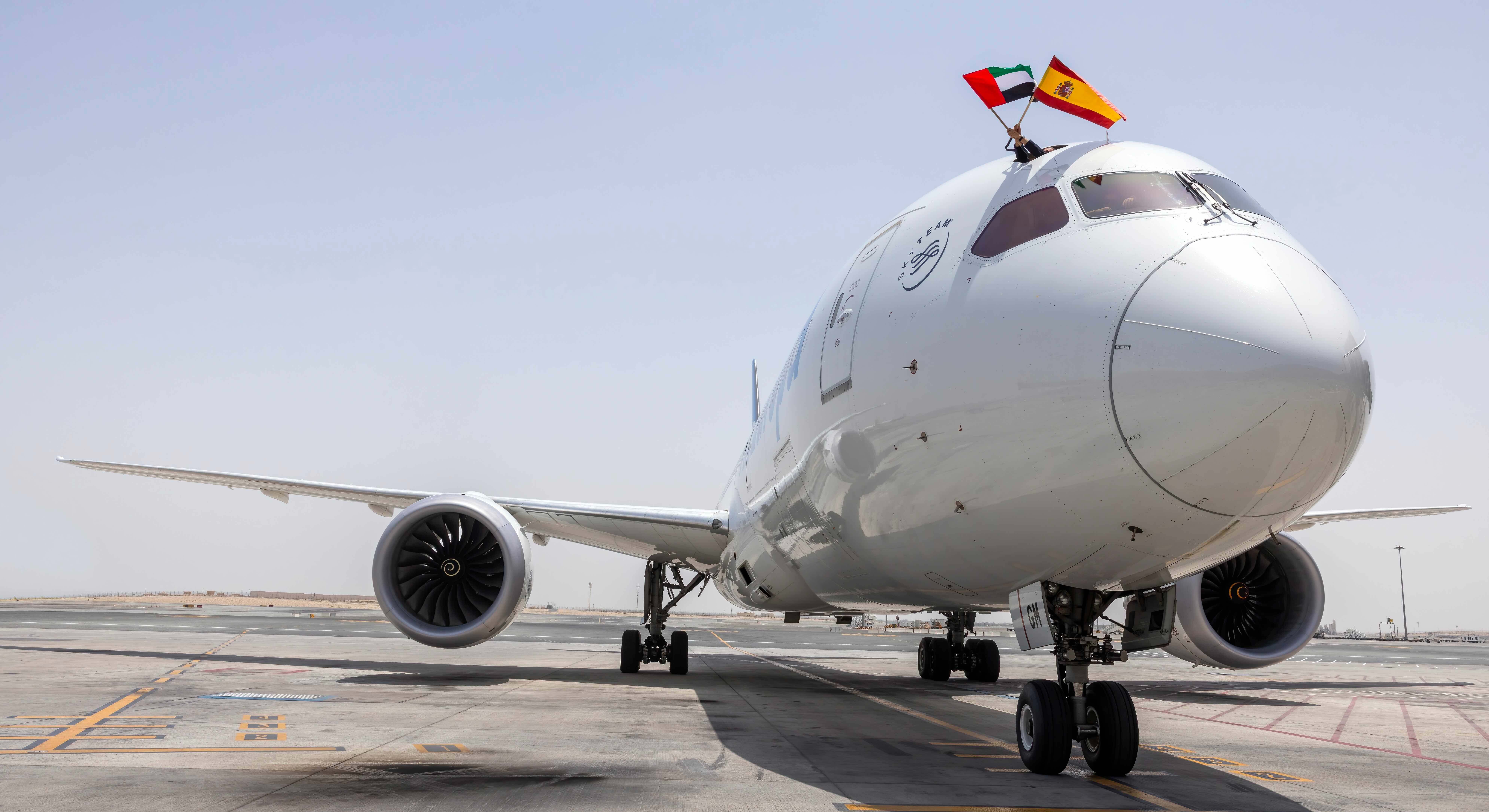Avión de Air Europa a su llegada a Abu Dhabi