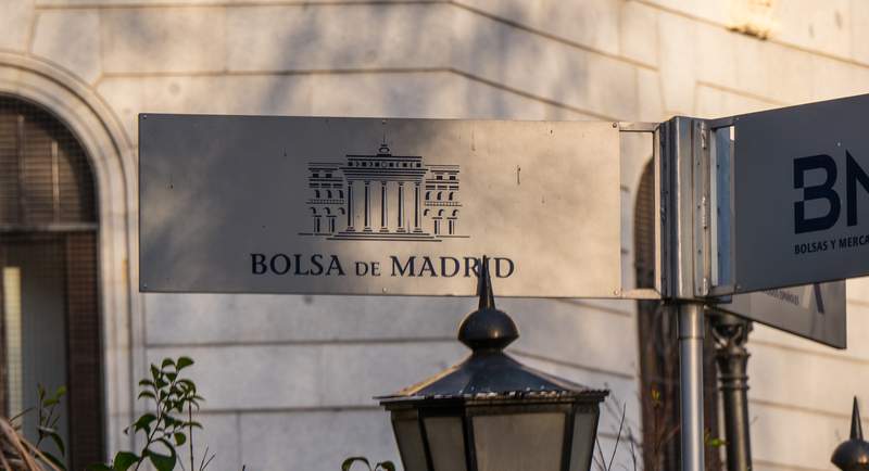 bolsa-madrid-ibex-35-cartel-dreamstime.jpg