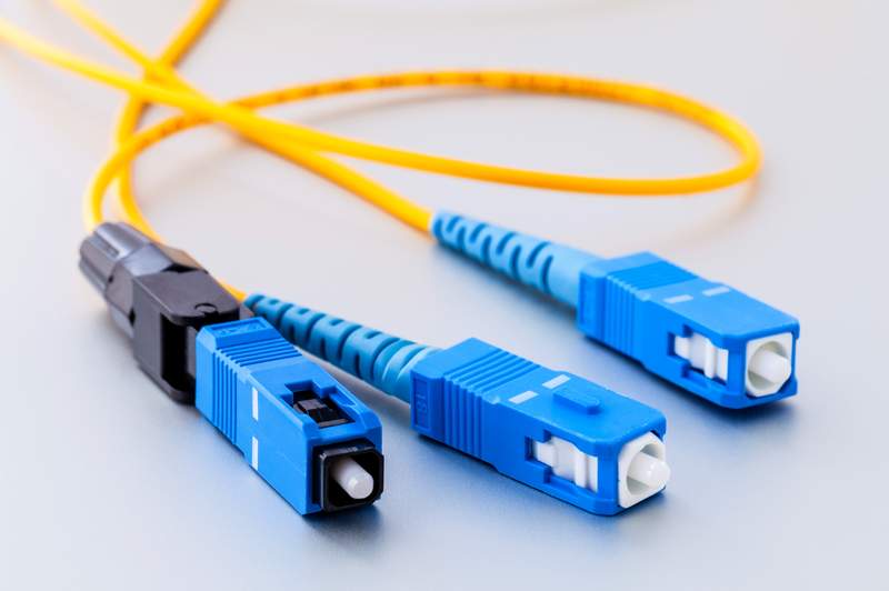 fibra-conexion-internet-dreamstime.jpg