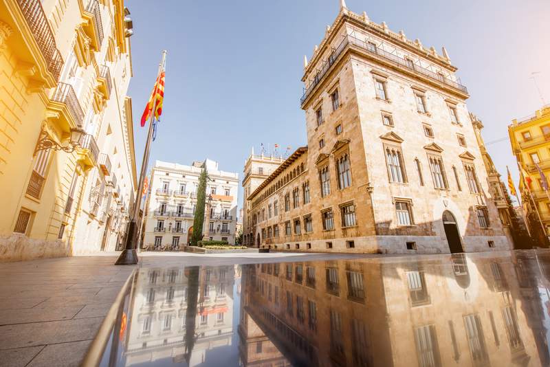 valencia-dreamstime.jpg
