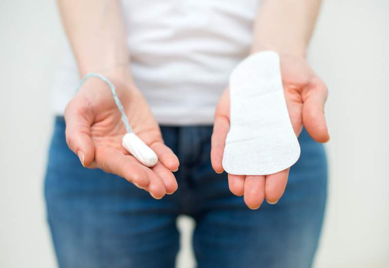 tampon-compresa-intima-regla-dreamstime.jpg