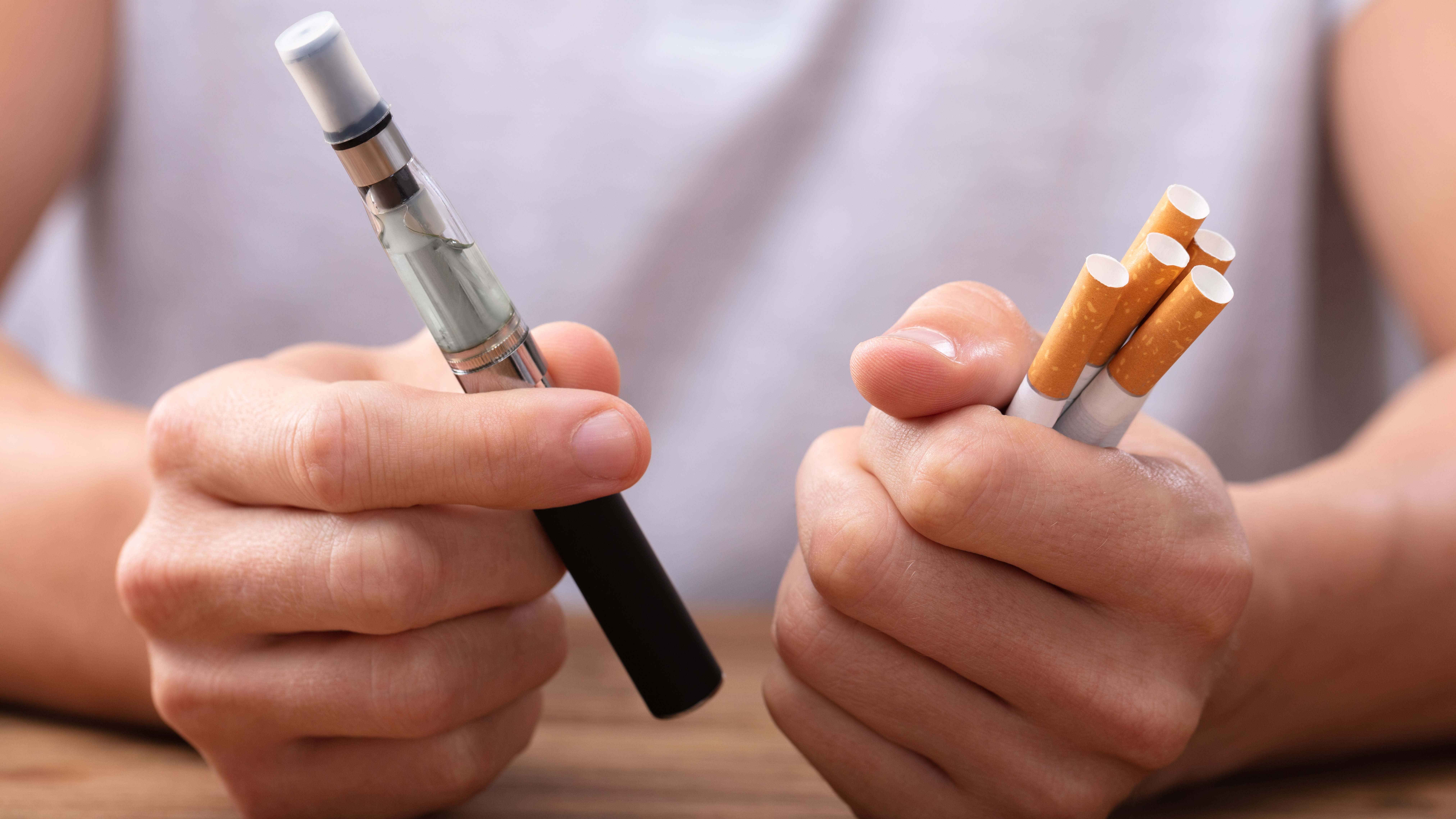 Cigarrillos o sistemas alternativos.
