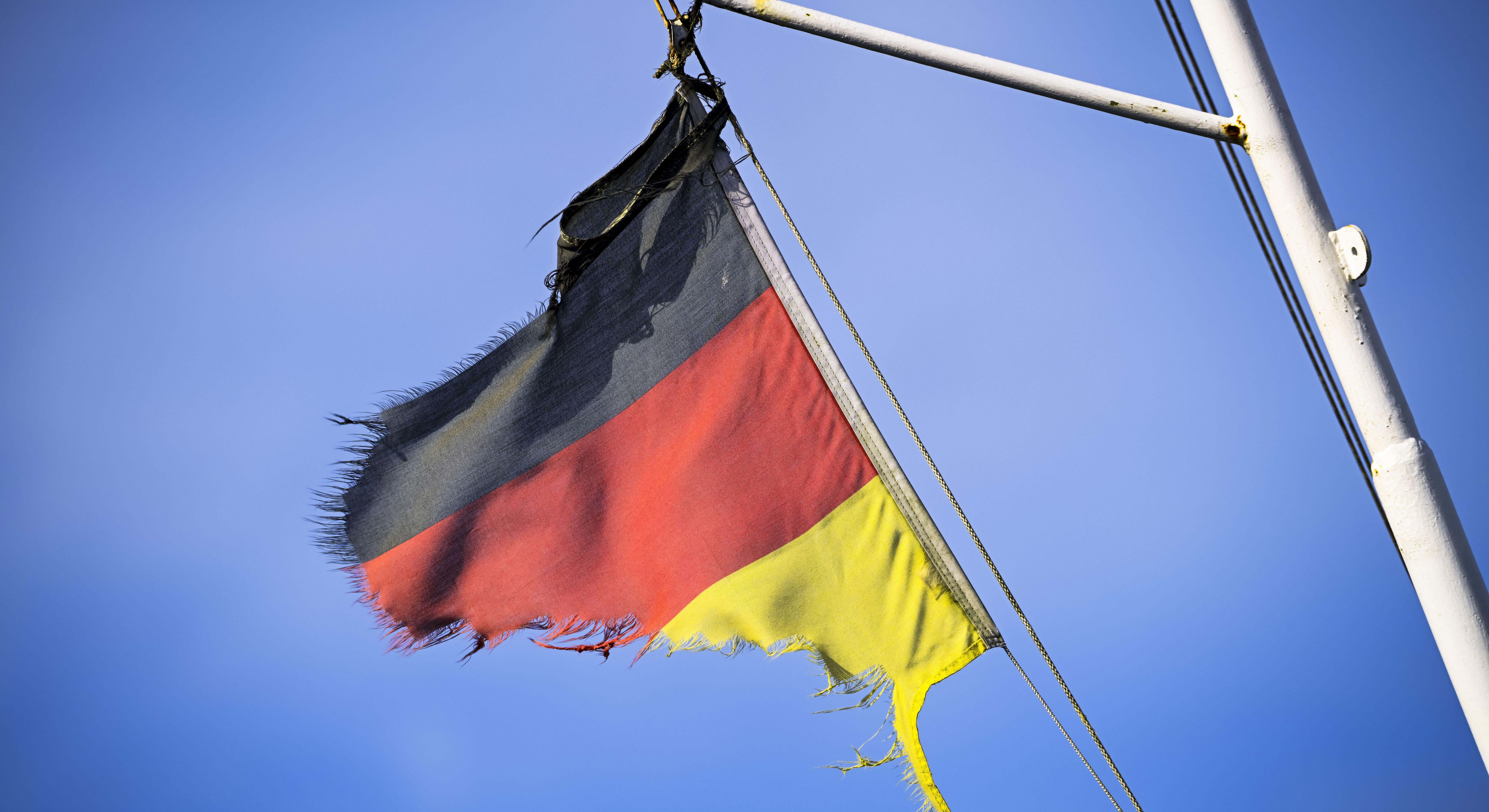 Bandera de Alemania deshilachada