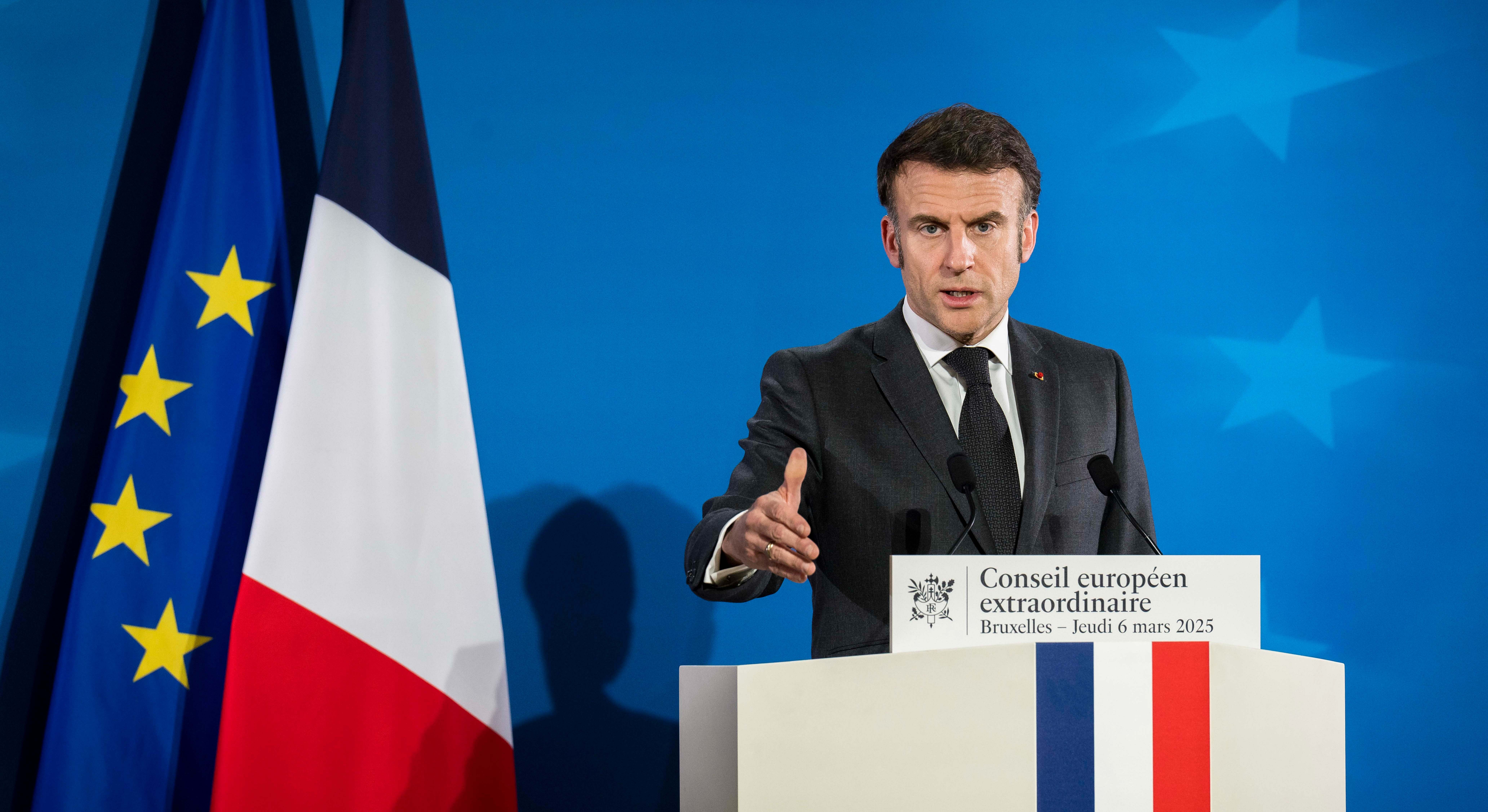 El presidente francés, Emmanuel Macron, en rueda de prensa desde Bruselas.