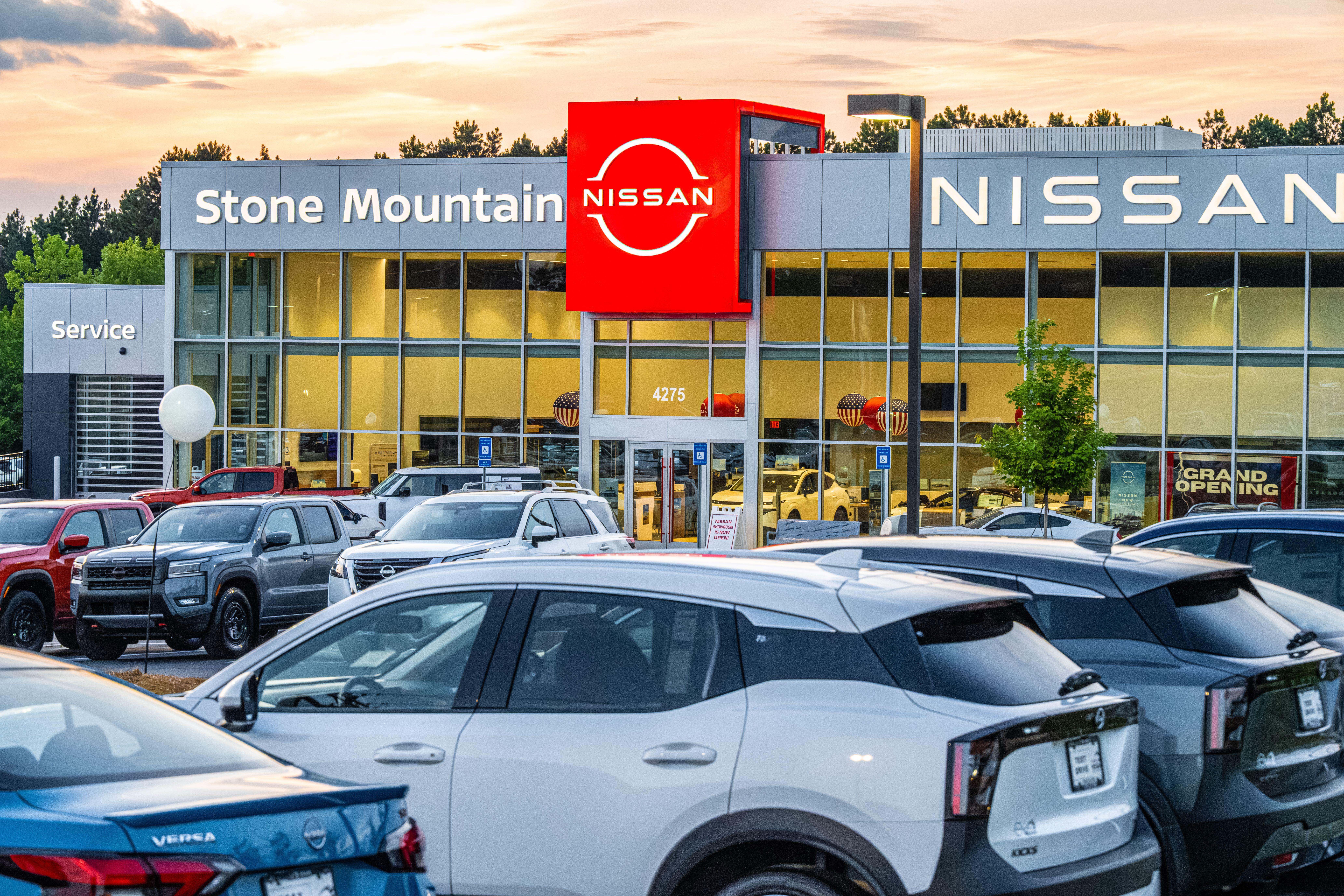 Concesionario de automóviles Stone Mountain Nissan en Lilburn, Georgia, al este de Atlanta. (EE. UU.) | Alamy