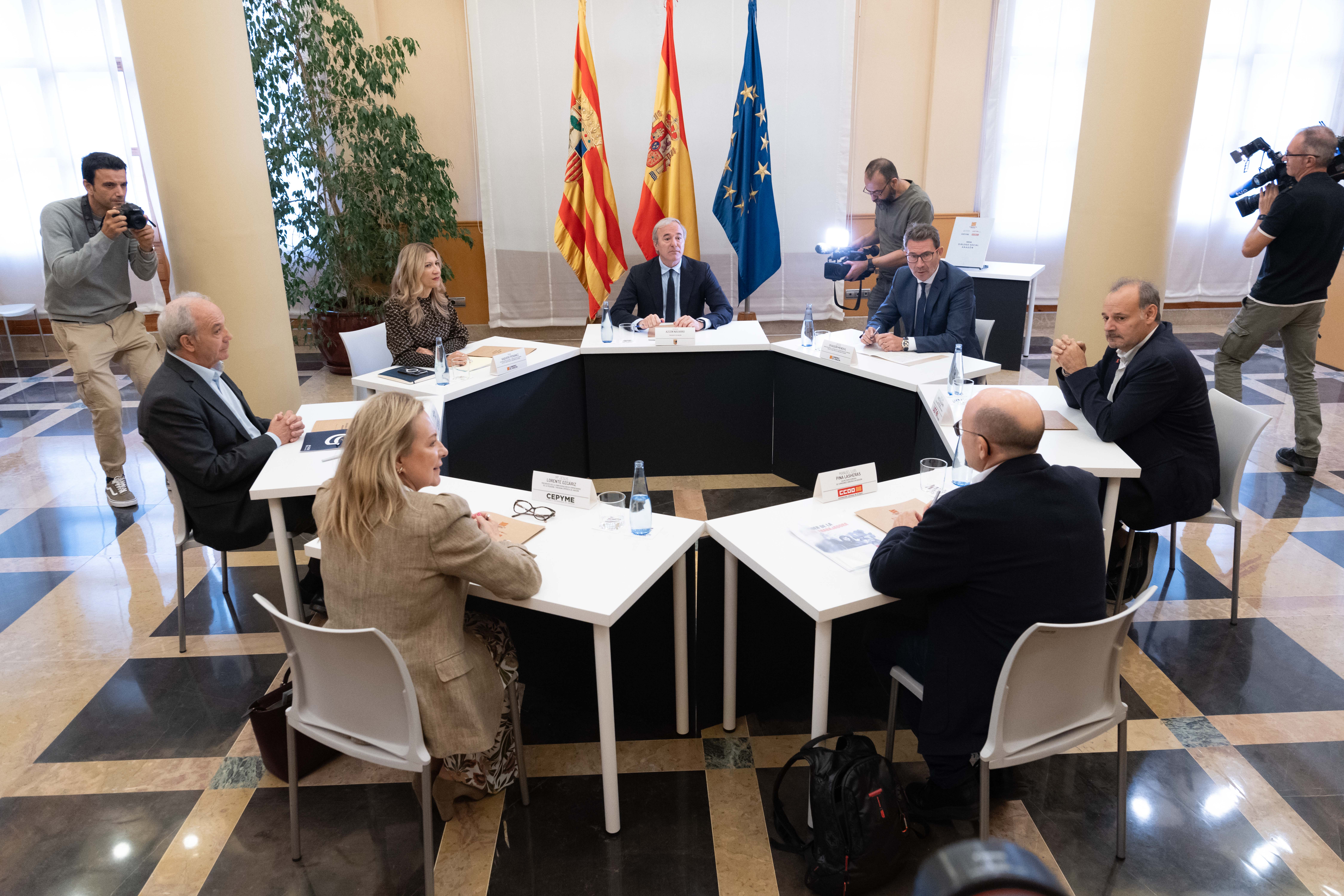 mesa.dialogo.jpg