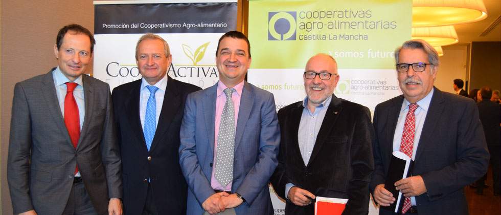 foto-familia-desayuno-agroalimentarias.jpg