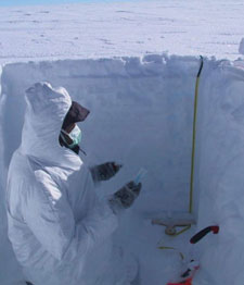 cientifico-hielo.jpg