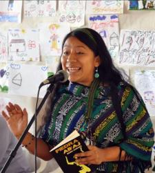 Rosa_Chavez_poetisa_guatemalteca.jpg