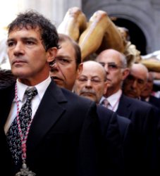 banderas_procesion225.jpg