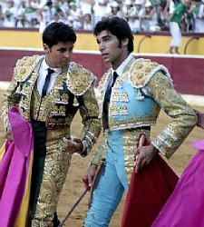 hermanosrivera225.jpg