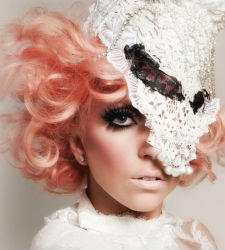 ladygaga_rosa_baja.jpg
