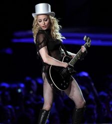 madonna_gitarra.jpg
