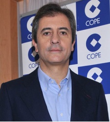 manolo-lama-cope.jpg