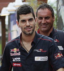 <b>Alguersuari</b> gana la carrera de exhibición de karts organizada por Massa