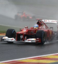 Alonso-2012-lluvia-spa.jpg