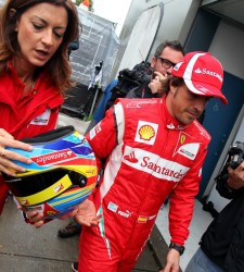 Alonso-camina-australia-2011-efe.jpg