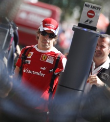Alonso_Ferrari_no_entry.jpg
