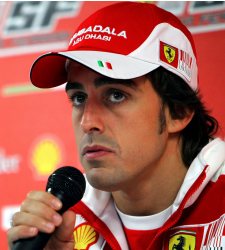 Alonso_micro_mano_ferrari.jpg