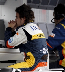 Alonso_sentado_Box.jpg